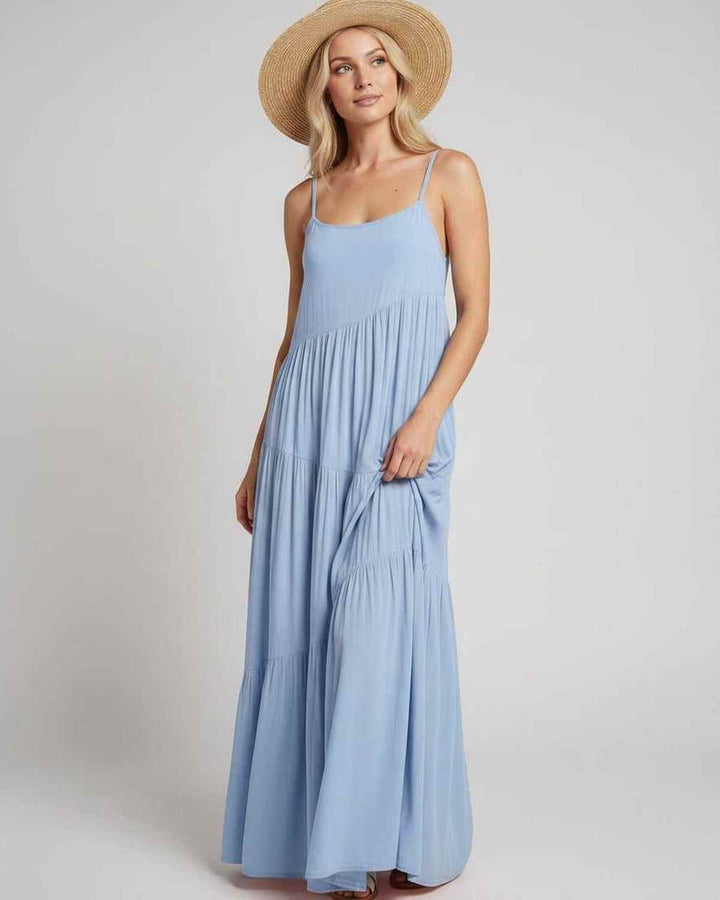 Vestido fluido para mujer, perfecto para escapadas de verano.