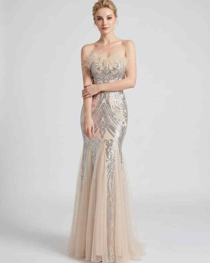Vestido de noche para mujer, lentejuelas y plumas, hombros descubiertos. Moderna.