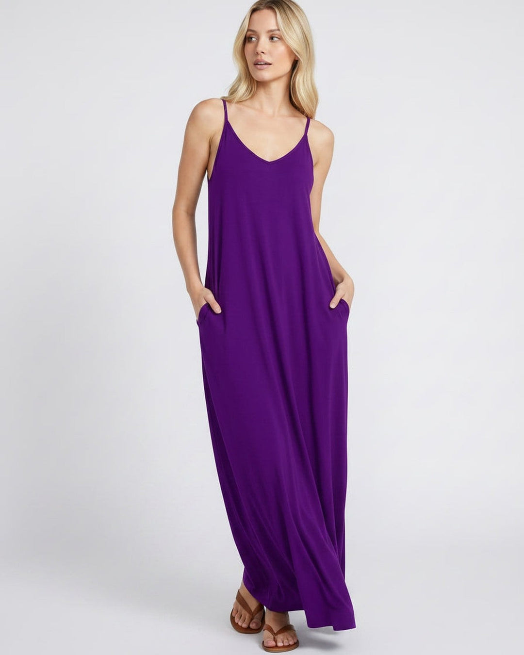 Ropa de mujer: vestido maxi con escote V y bolsillos, para un verano con estilo.