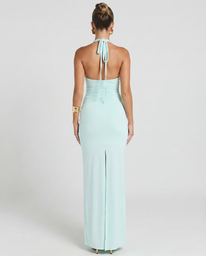 Vestido de mujer sin mangas con escote V, perfecto para verano y vacaciones.