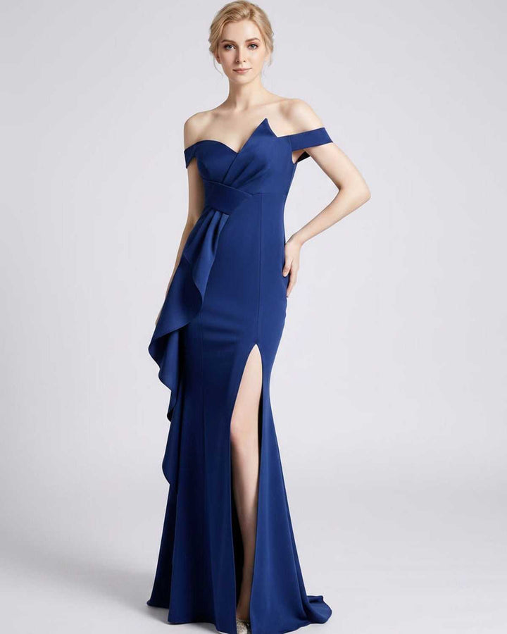 Vestido largo de cóctel, sin mangas. Diseño sirena, perfecto para una noche especial.