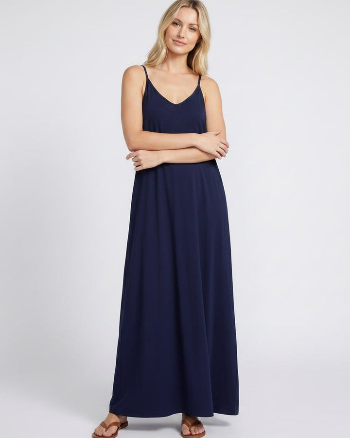 Maxi vestido sin mangas, escote V y bolsillos, perfecto para días soleados de verano.
