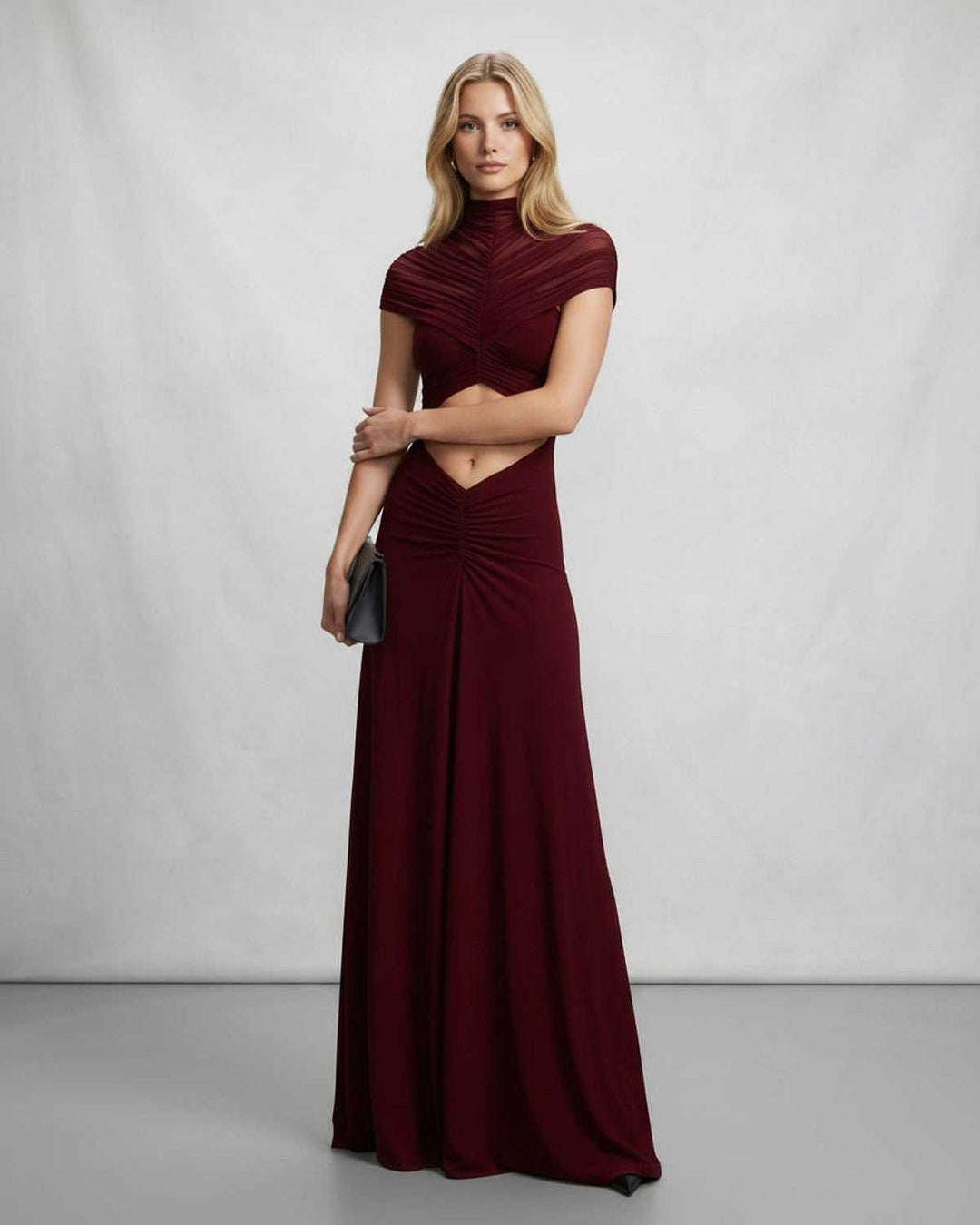 Vestido de fiesta maxi para mujer, con cuello alto chic y corte en cintura que realza la figura.