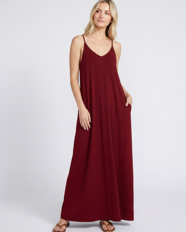 Elegante vestido maxi de verano con escote V y bolsillos, un must para mujer.