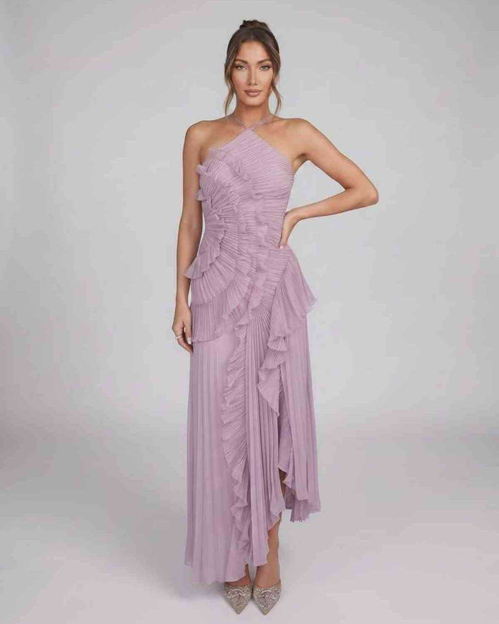 Vestido maxi fluido de mujer, sin mangas, ideal para moda de verano y eventos especiales.