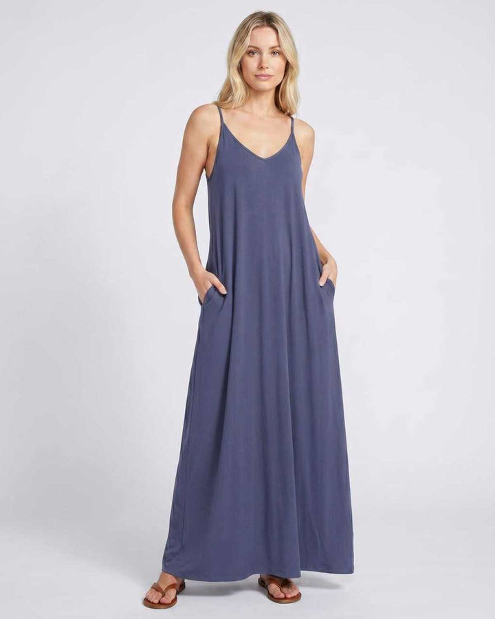 Vestido de playa fluido, maxi, escote V, sin mangas y con bolsillos para mujer.