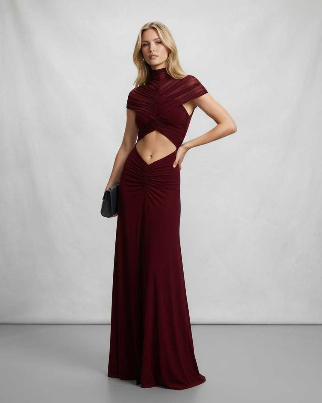 Vestido de verano elegante maxi, perfecto para eventos especiales, con cuello alto y corte en la cintura.
