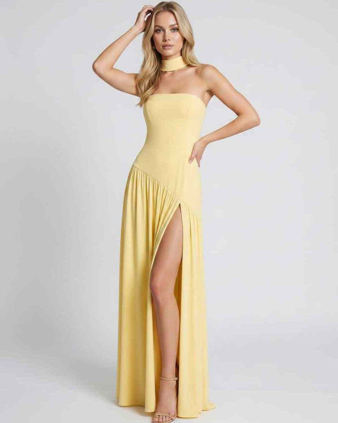 Vestido de fiesta sin tirantes para mujer, silueta asimétrica. Perfecto invitada boda o cóctel.