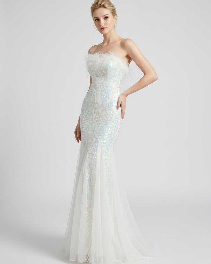 Vestido de noche para mujer, lentejuelas deslumbrantes y detalles de plumas. Novedad.