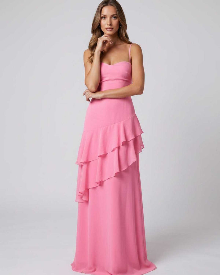 Vestido de noche sexy con volantes, escote V pronunciado y espalda abierta. Ideal para mujer moderna.