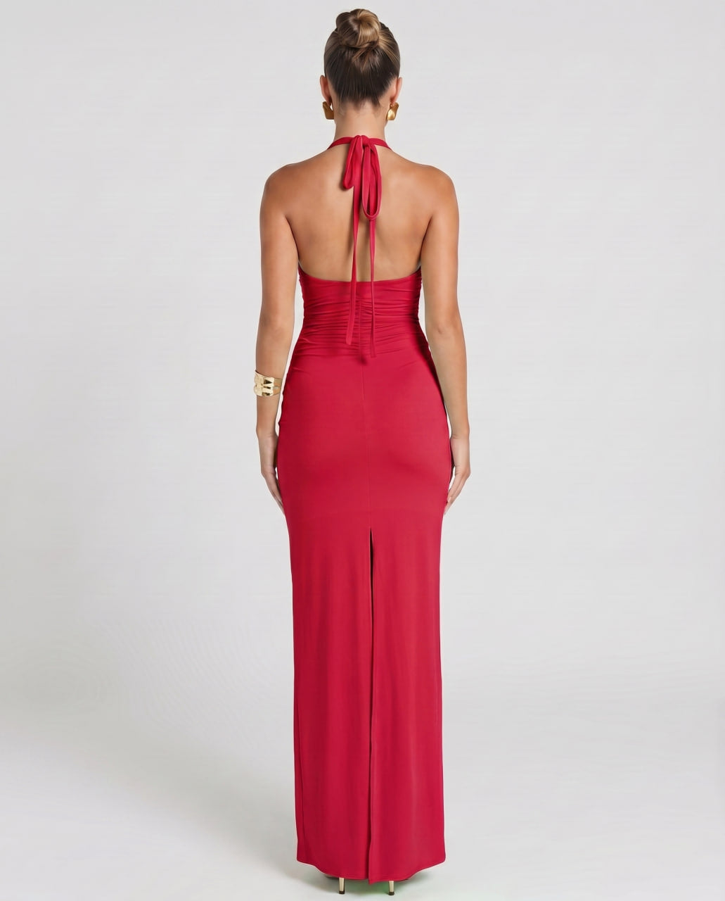 Ropa de fiesta: vestido maxi sin mangas con fruncido y escote V.