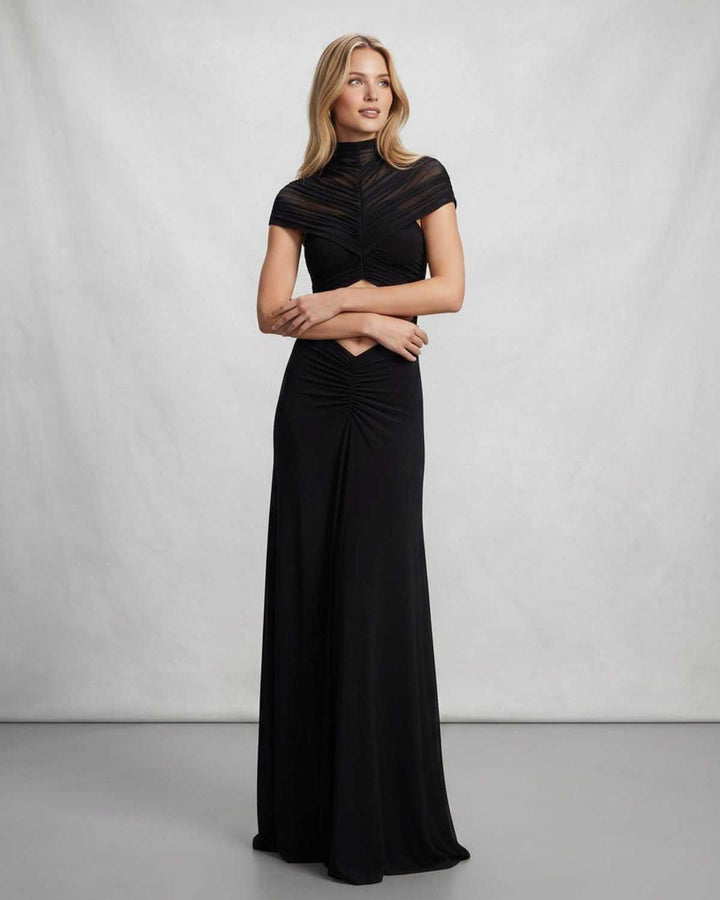 Vestido de noche maxi elegante para mujer, con cuello alto y corte en la cintura. Estilo femenino.