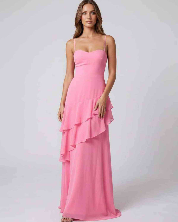 Vestido maxi de fiesta con volantes, escote V y silueta elegante. Ideal para cócteles y eventos nocturnos.