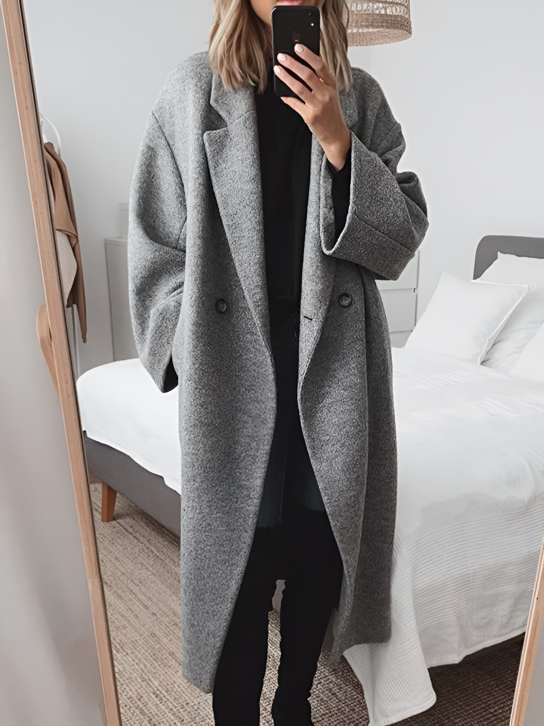 Abrigo oversize de mujer para invierno, estilo casual elegante, cálido y cómodo. Perfecto para moda invernal.