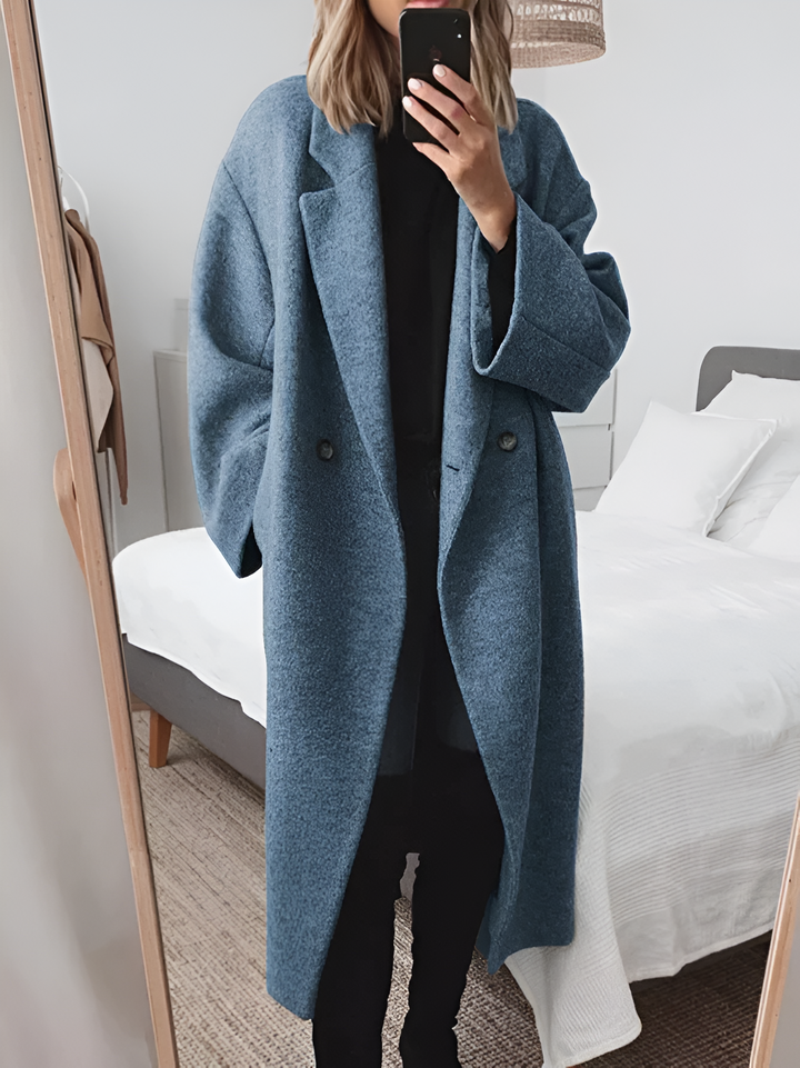 Abrigo de invierno oversize para mujer, diseño elegante y cómodo. Chaqueta cálida de moda para un look casual.