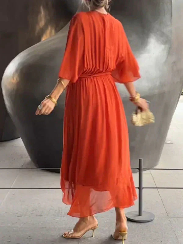 Vestido mujer midi con diseño cruzado y lazada ajustable. Escote V, resalta la figura. Ropa femenina de tendencia.