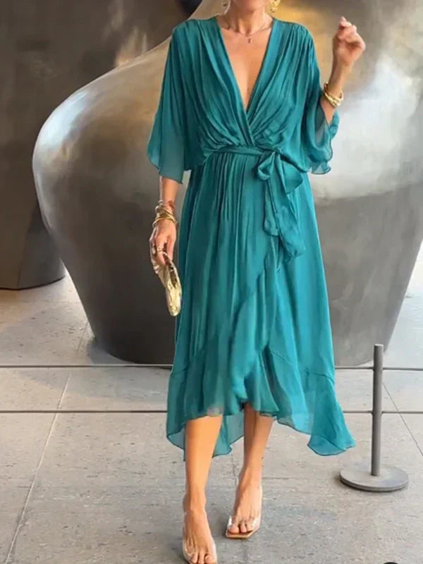 Vestido casual elegante midi cruzado. Ropa de mujer cómoda y con estilo, ideal para looks sofisticados de día.