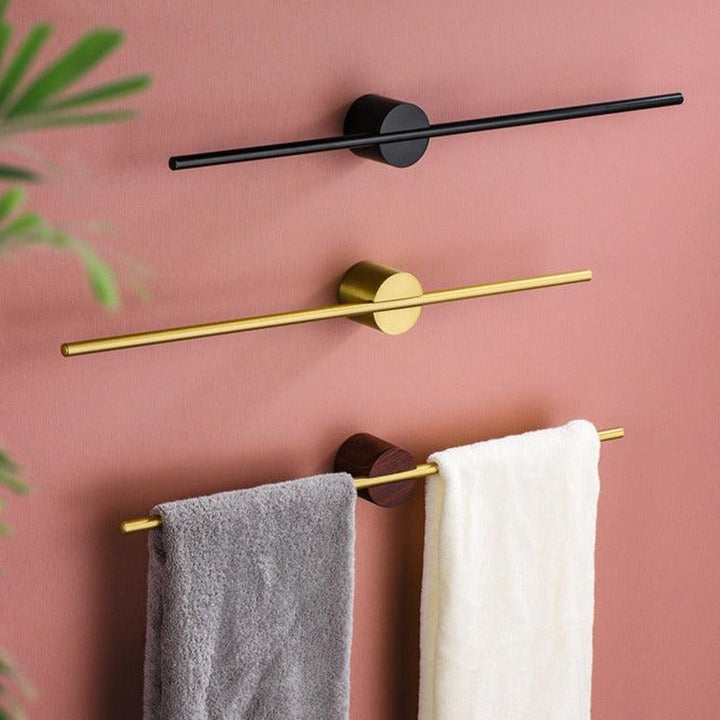 Toallero de pared ajustable moderno para baño, perfil delgado y diseño minimalista.