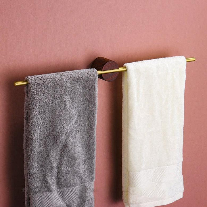 Organizador de toallas de pared ajustable, ideal para una decoración de baño contemporánea.