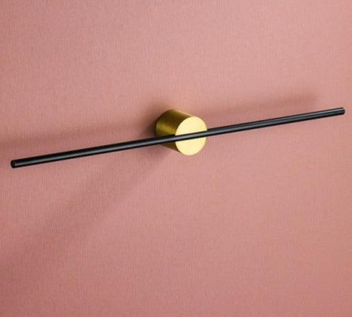 Toallero de pared de metal ajustable, diseño duradero y delgado para baños minimalistas.