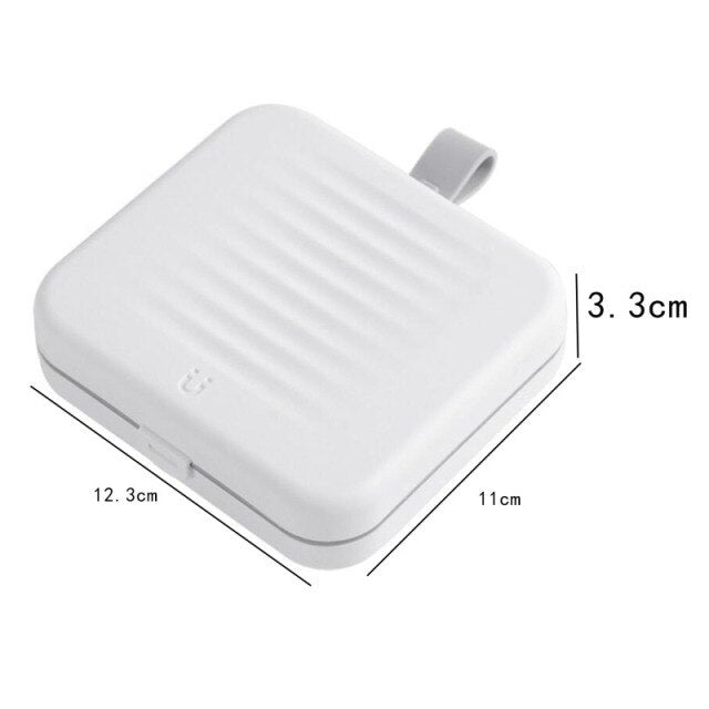 Estuche compacto del kit de costura portátil, organizador ideal para manualidades y reparaciones.