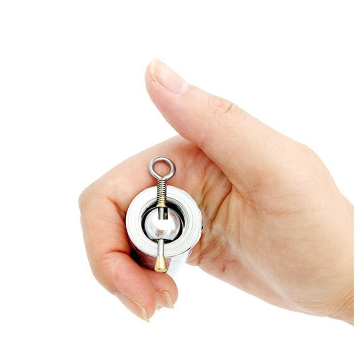 Bastón retráctil de acero inoxidable para defensa personal, portátil y ocultable. Herramienta compacta de seguridad.