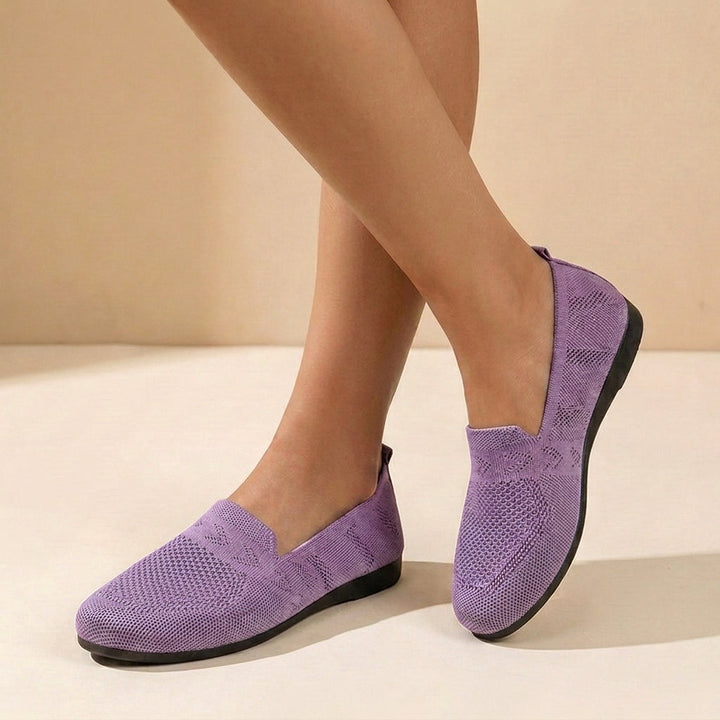 Calzado ortopédico ALMA para mujer. Brinda soporte ergonómico y bienestar a los pies. Ligeros y fáciles de poner.