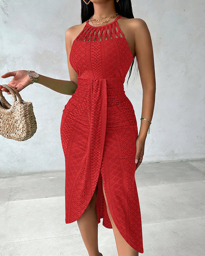 Vestido fluido y moderno, midi con abertura halter para vacaciones.
