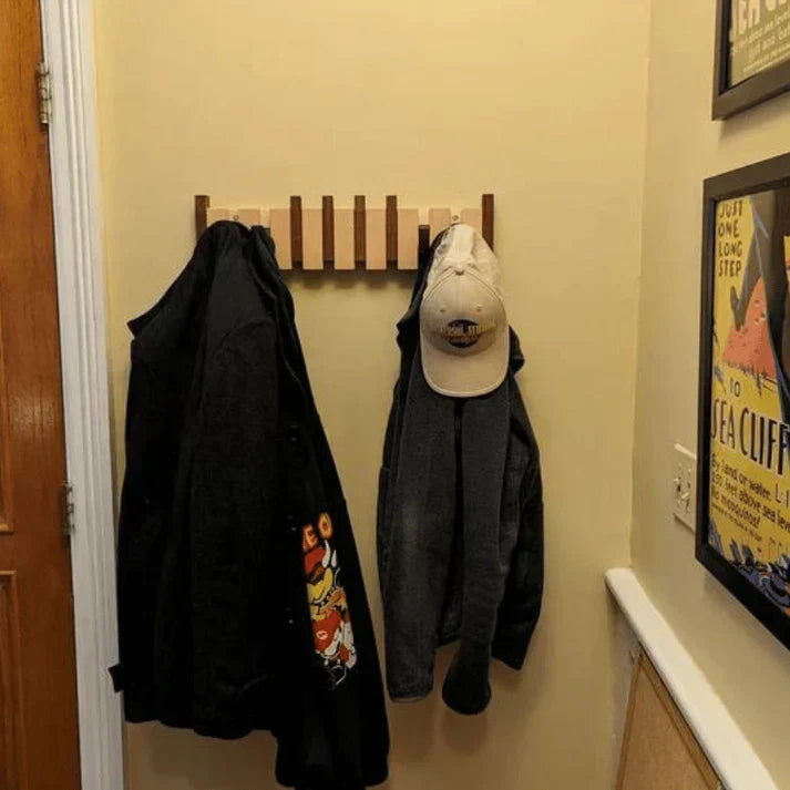 Perchero organizador de entrada con diseño piano, madera de nogal, para colgador de abrigos.