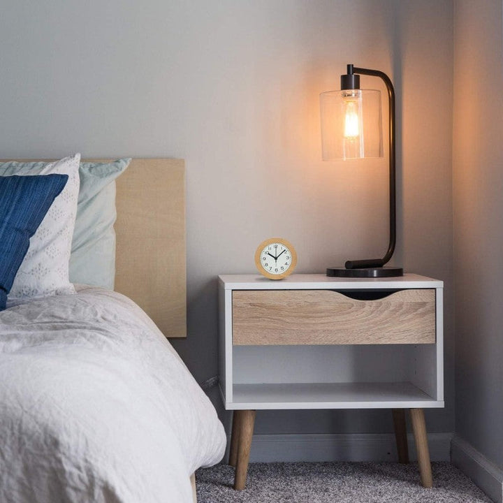 Reloj de alarma de madera, esfera blanca y diseño moderno para decoración del hogar.
