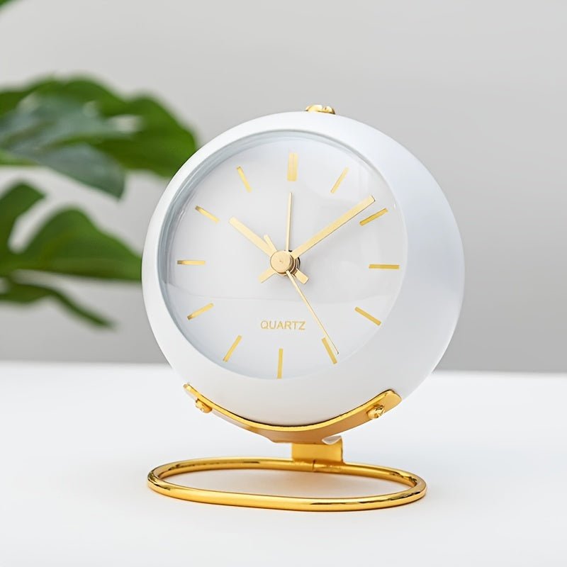 Reloj analógico vintage con luz nocturna silenciosa, ideal para el dormitorio sin molestar el sueño.