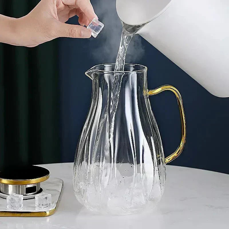 Set de jarra y vasos de vidrio para servir agua o zumos. Menaje de hogar elegante y funcional.