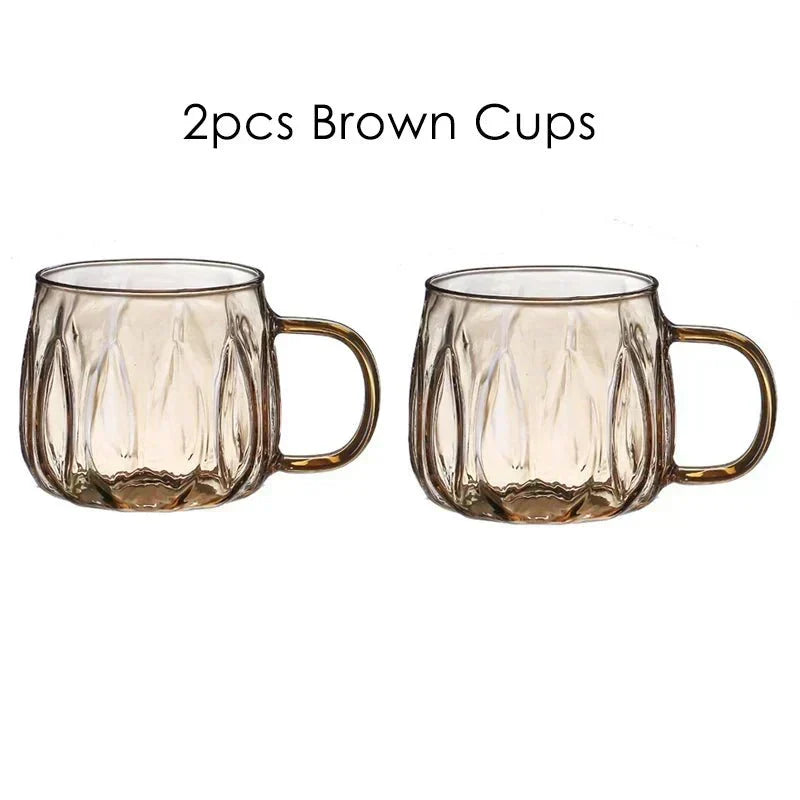 Decoración de cocina moderna: jarra de vidrio transparente y vasos con tapa de acero. Regalo ideal.