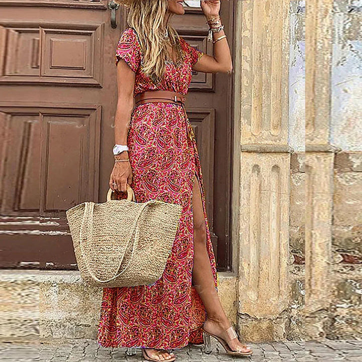 Imagen de vestido largo Noelia, estilo bohemio fluido para mujer. Ideal para eventos casuales de verano.