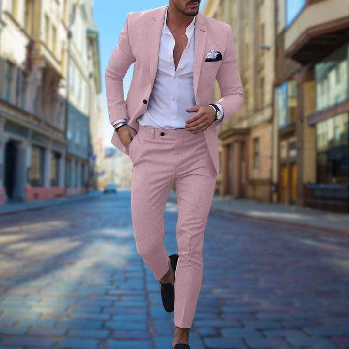 Traje slim fit gris carbón para hombre, perfecto para una boda o reunión de negocios. Elegancia versátil.