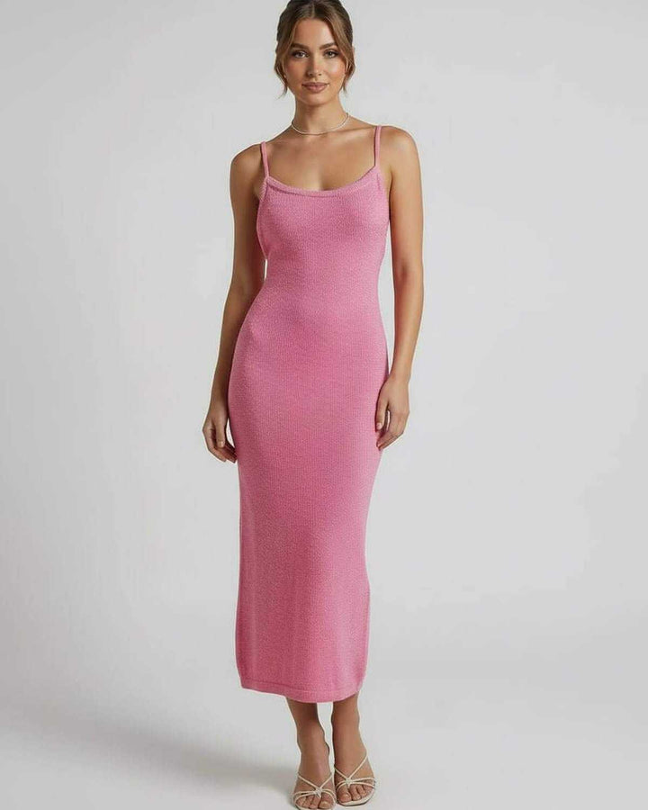 Vestido midi Rosalia de mujer, color rosa intenso, tirantes finos, estilo ajustado, moderno y elegante para fiesta.