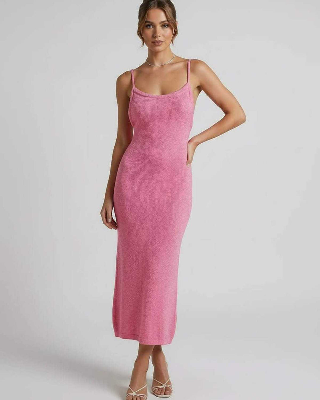 Ropa femenina: Vestido midi Rosalia rosa con tirantes finos, estilo moderno y elegante para cualquier ocasión.