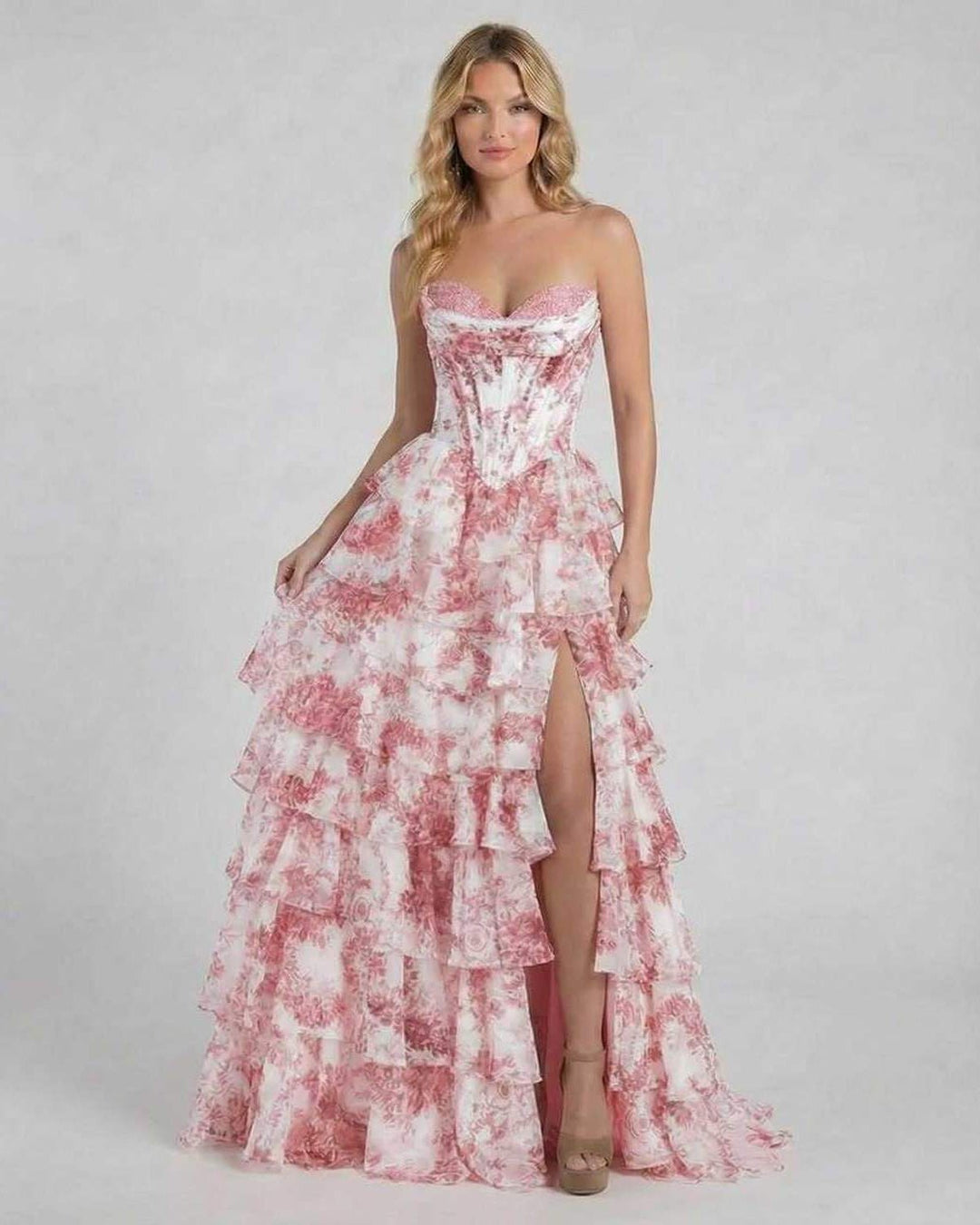 Vestido maxi floral rosa de fiesta, diseño sin mangas. Perfecto para eventos formales y celebraciones.