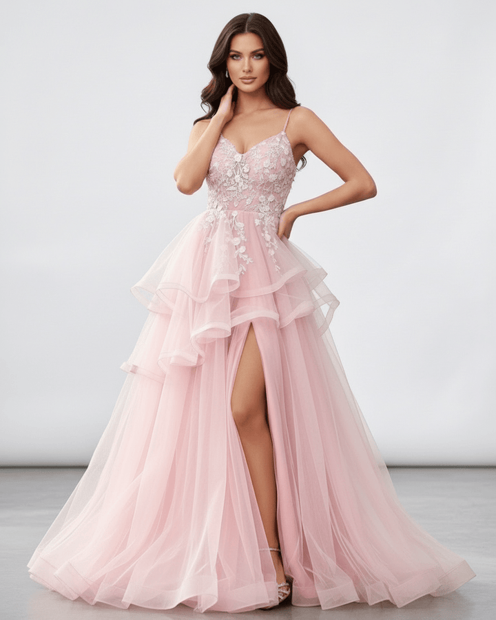 Vestido blanco de noche con encaje, estilo maxi sin mangas, ideal para fiestas y eventos formales de mujer.