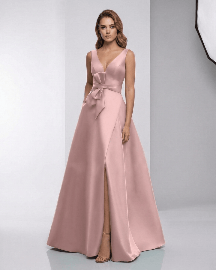 Vestido maxi Roselle rosa elegante, sin mangas, escote en V, corte A. Perfecto para eventos de noche formales.