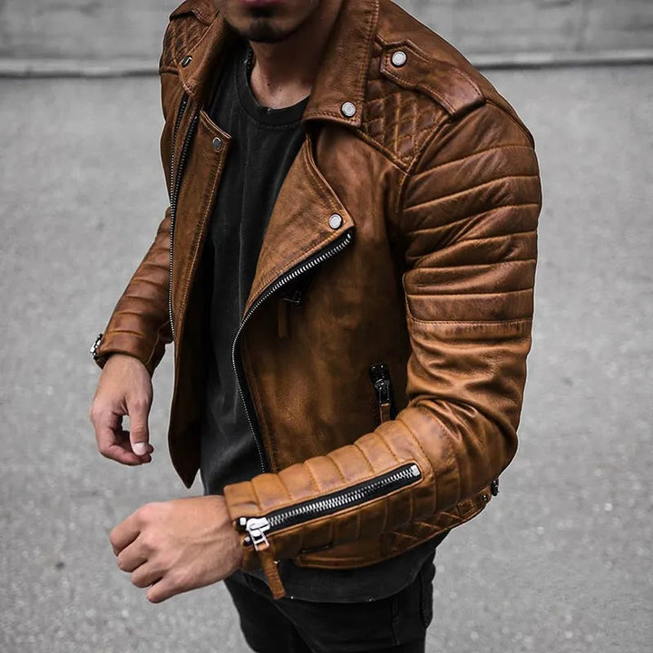 Abrigo biker de cuero negro para hombre, ajuste slim-fit y múltiples cremalleras funcionales. Look robusto.