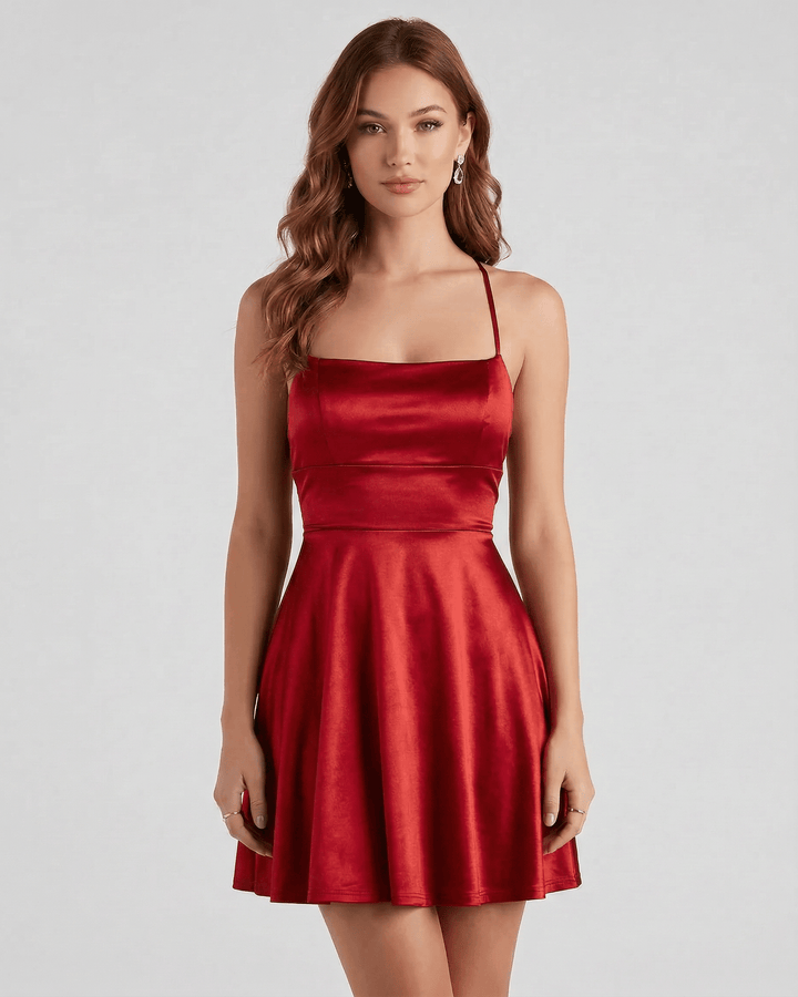 Vestido mini elegante rojo rubí para mujer, perfecto para fiestas y cócteles. Estilo glamuroso.