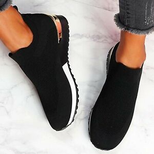 Zapatillas de malla transpirable slip-on para mujer, perfectas para mantener los pies frescos en verano.