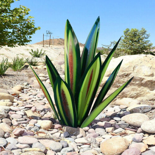 Arte de jardín: Escultura de agave metálica, pieza duradera para decoración exterior rústica. Ideal para patio.