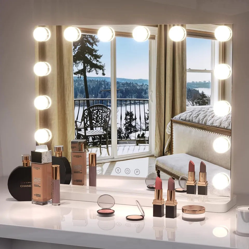 Espejo maquillaje LED con aumento 10x y luz regulable para detalles precisos.