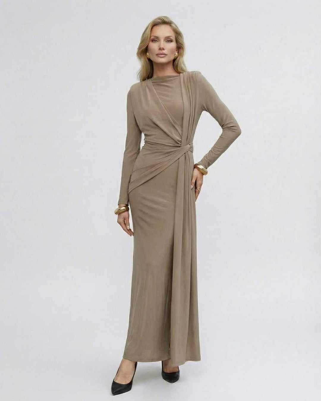 Vestido bodycon blanco con cintura drapeada, ideal para look de noche o fiesta.
