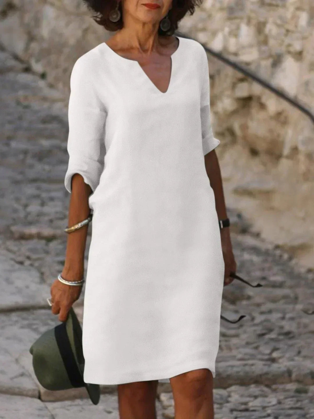 Vestido formal de mujer con escote en V y falda larga. Ideal para fiestas, bodas, graduaciones o eventos.