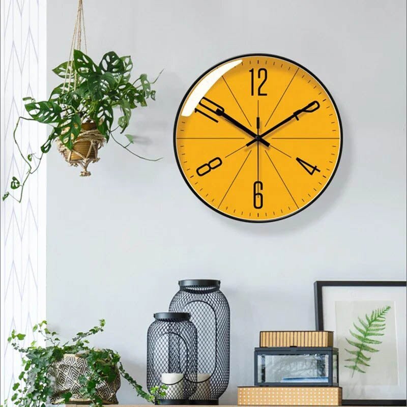 Reloj de pared nórdico minimalista silencioso, ideal para decoración de hogar moderno.