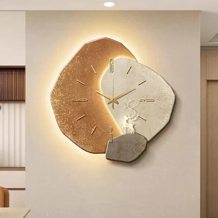 Elegante reloj de pared contemporáneo con iluminación LED, estilo escandinavo, ideal para cualquier hogar.