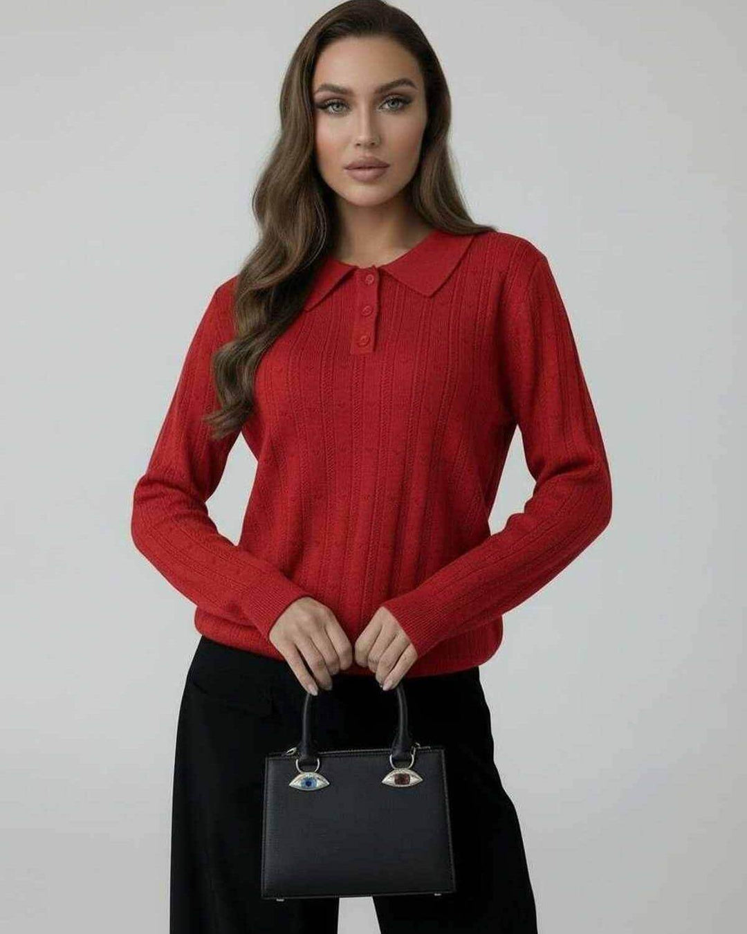 Suéter escarlata de punto para mujer, manga larga. Moda femenina versátil para otoño-invierno con comodidad.